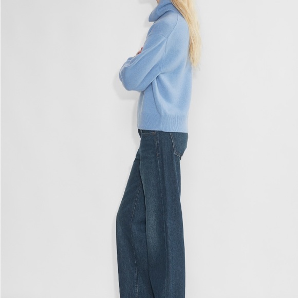 Aritzia Cashmere Relaxed Turtleneck Sweater - Picture 3 of 7